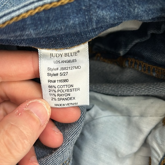 Women’s Judy Blue Distressed Skinny Jeans - Picture 3 of 9